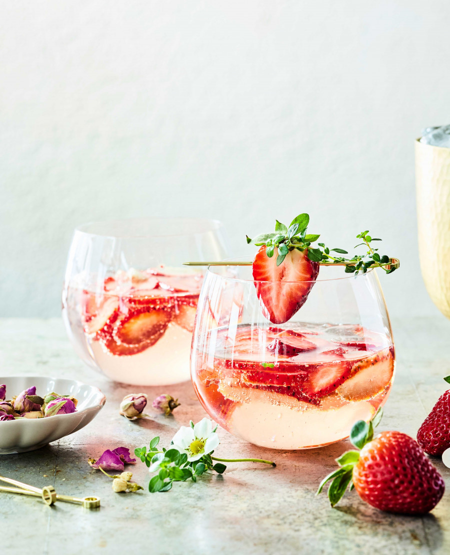 Strawberry Thyme Gin & Tonic Toast
